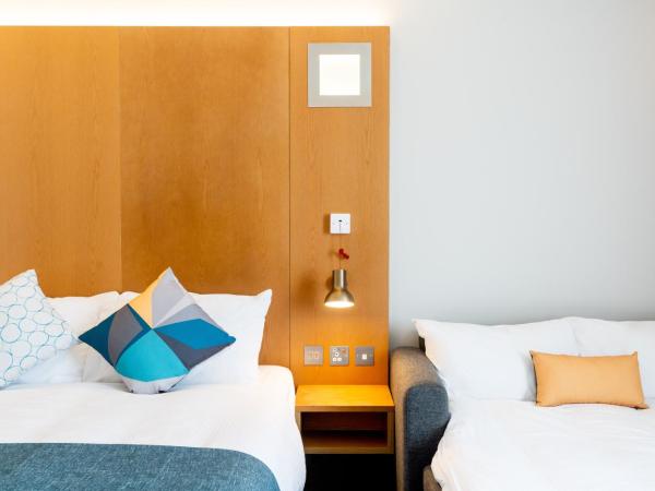 Holiday Inn Bournemouth, an IHG Hotel : photo 4 de la chambre chambre double avec canapé-lit
