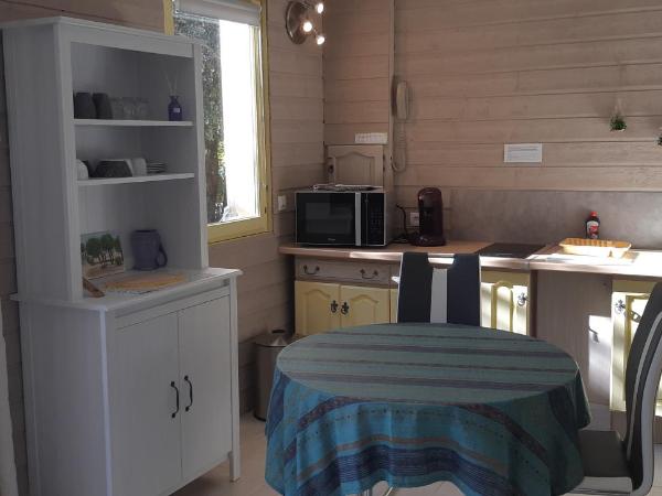 Mas Val-Chênaie Gordes : photo 8 de la chambre gîte 1 chambre