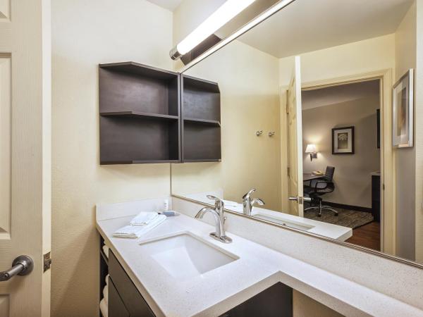 Candlewood Suites Indianapolis Northeast, an IHG Hotel : photo 1 de la chambre studio lit queen-size 