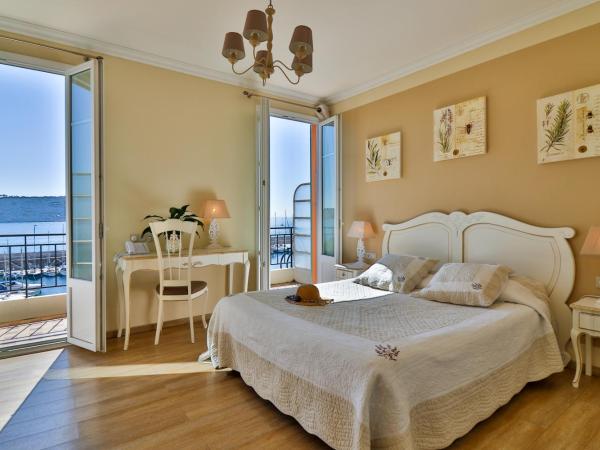 Hotel De La Darse : photo 1 de la chambre chambre double deluxe avec balcon - vue sur mer