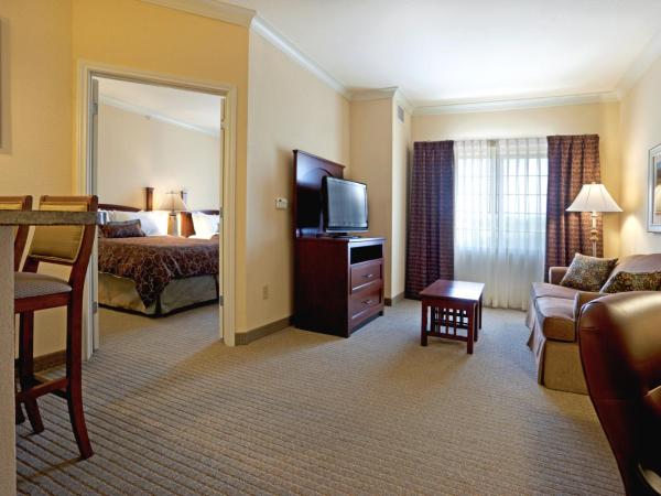 Staybridge Suites San Antonio Sea World, an IHG Hotel : photo 1 de la chambre suite lit queen-size 1 chambre