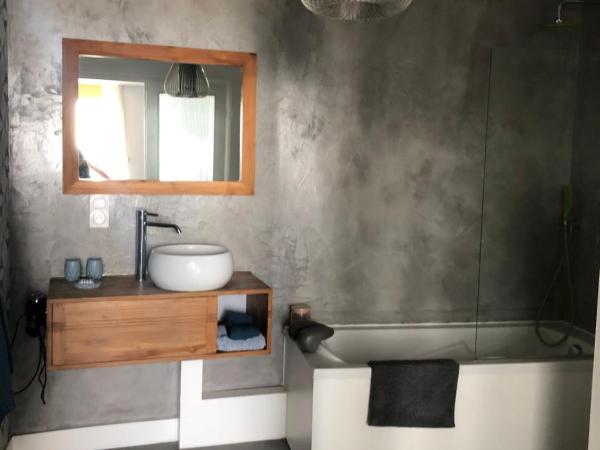 Kêr L - Breizh & Breakfast : photo 8 de la chambre chambre lit queen-size - vue sur mer