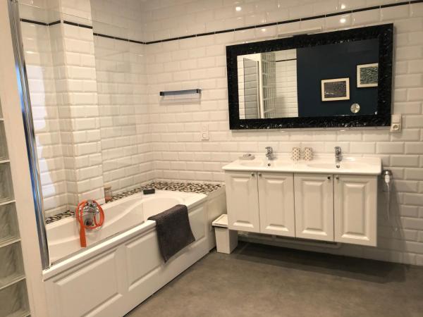 Kêr L - Breizh & Breakfast : photo 6 de la chambre chambre lit queen-size - vue sur mer