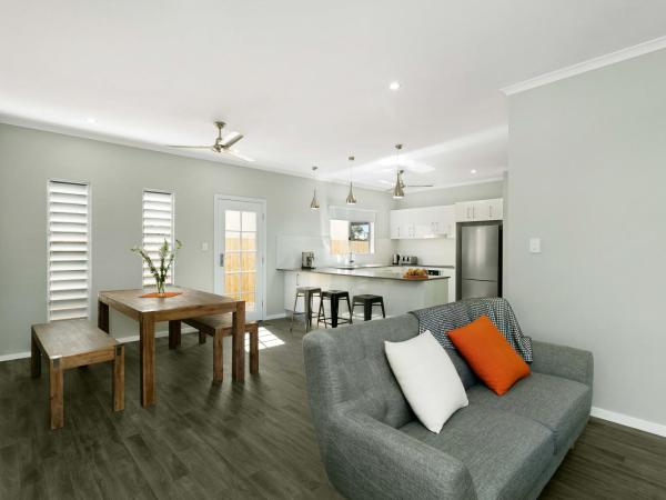 Estilo Bed and Breakfast : photo 4 de la chambre chambre lit queen-size avec salle de bains commune