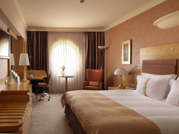 Holiday Inn Athens Attica Av, Airport W., an IHG Hotel : photo 6 de la chambre chambre lit king-size exécutive