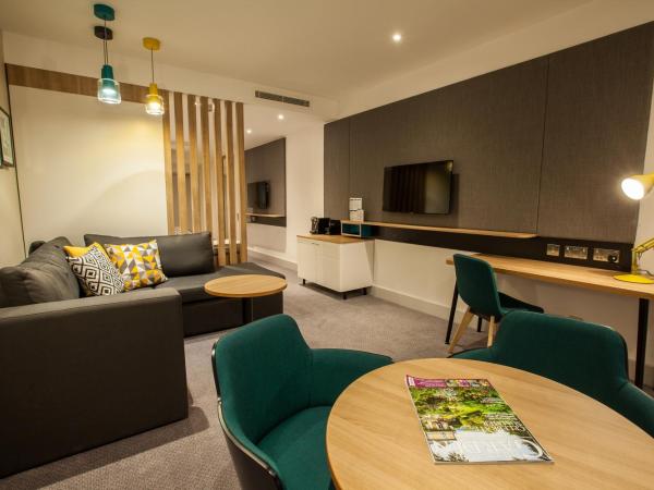 Holiday Inn Birmingham City, an IHG Hotel : photo 2 de la chambre suite lit king-size – non-fumeurs