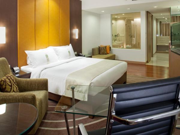 Holiday Inn Mumbai International Airport, an IHG Hotel : photo 5 de la chambre chambre lit king-size premium