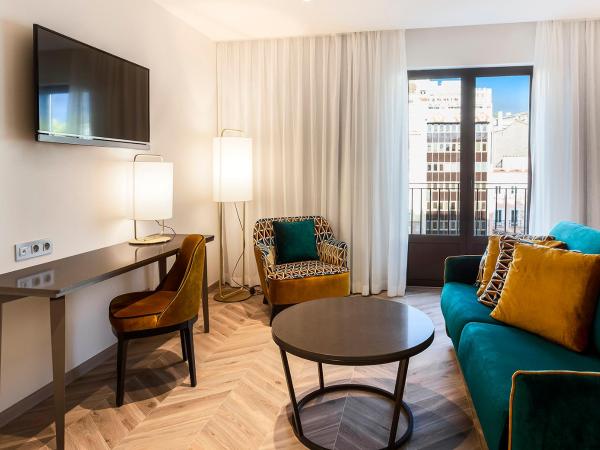 Eurostars Puerta Real : photo 2 de la chambre suite junior avec vue