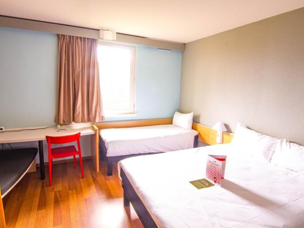 ibis Colmar Est - Hotel Restaurant en Alsace : photo 2 de la chambre chambre triple standard