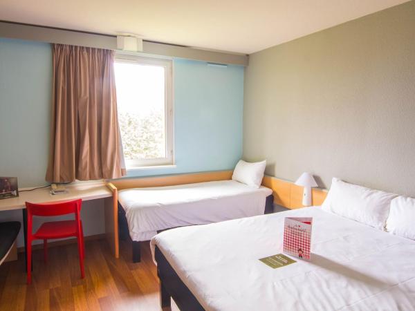 ibis Colmar Est - Hotel Restaurant en Alsace : photo 1 de la chambre chambre triple standard