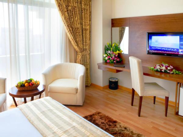 Landmark Hotel : photo 5 de la chambre suite familiale 1 chambre avec lit king-size