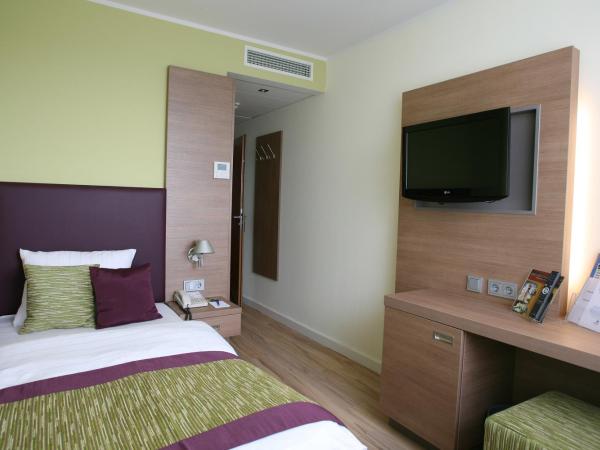 Congress Hotel am Stadtpark : photo 4 de la chambre petite chambre simple Économique