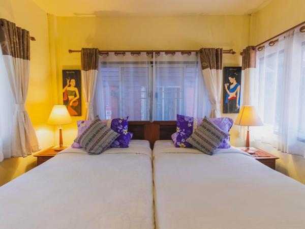 Joy's House & Tour : photo 5 de la chambre chambre familiale