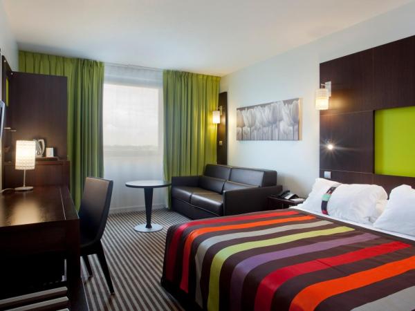 Holiday Inn Dijon Toison D'or, an IHG Hotel : photo 7 de la chambre chambre quadruple classique avec accès au spa 
