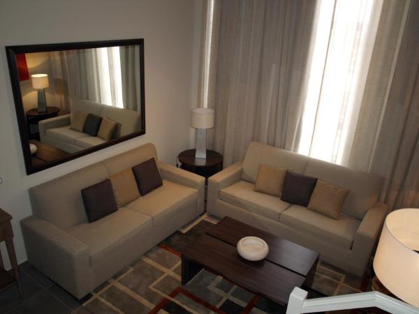 Eco Alcalá Suites : photo 2 de la chambre grande suite