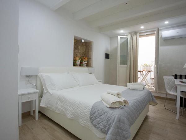Vento di Sicilia : photo 2 de la chambre chambre lit king-size avec balcon