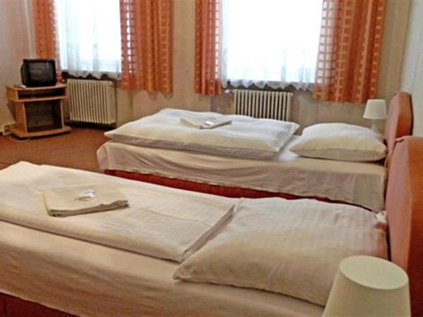 Tourist room Maria : photo 1 de la chambre chambre double ou lits jumeaux avec salle de bains commune