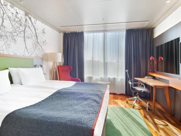Holiday Inn Helsinki City Centre, an IHG Hotel : photo 6 de la chambre hébergement premium lit king-size 