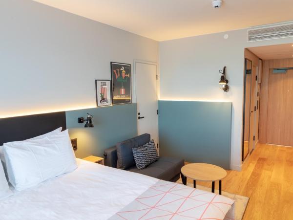Holiday Inn Helsinki - Expo, an IHG Hotel : photo 3 de la chambre chambre lit queen-size standard avec canapé-lit