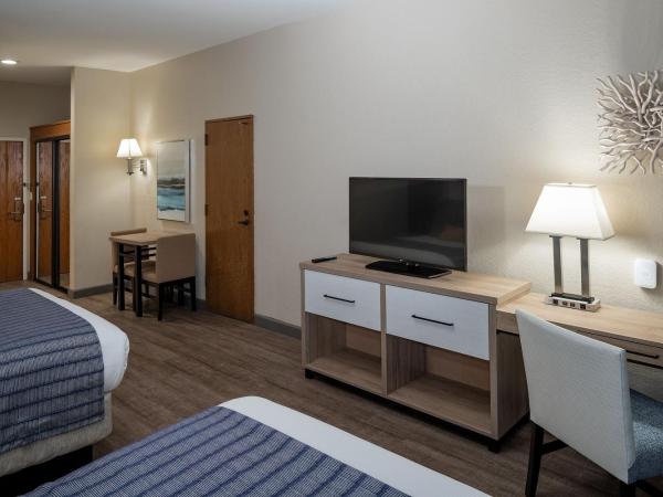 Bay Club Hotel and Marina : photo 3 de la chambre chambre avec 2 lits queen-size au rez-de-chaussée - vue sur port de plaisance