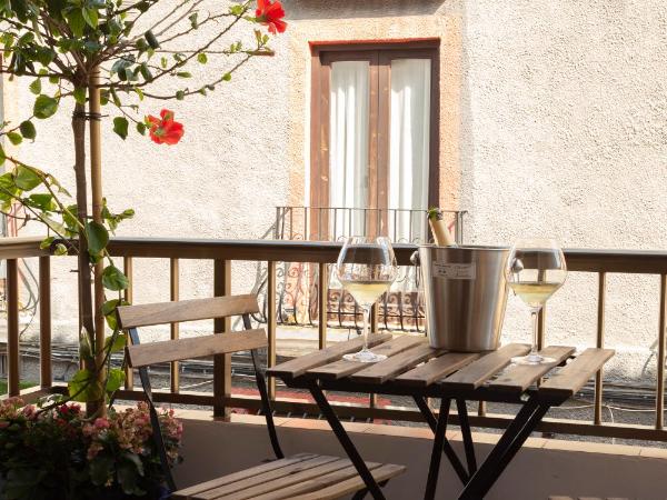 Room Boutique 32 : photo 5 de la chambre chambre lit queen-size avec balcon