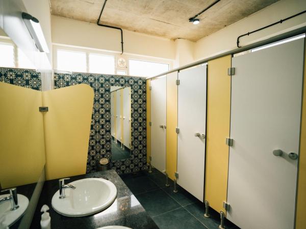 Draper Startup House ,Koramangala : photo 6 de la chambre lit dans dortoir pour hommes de 4 lits