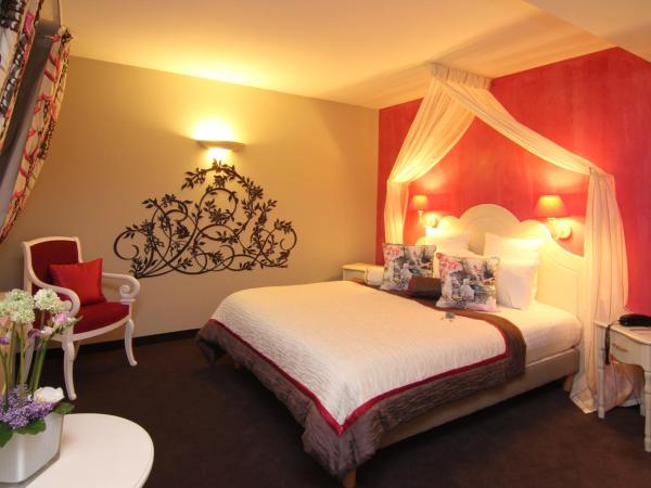 Hotel Beaucour : photo 9 de la chambre chambre de charme avec douche ou baignoire balno