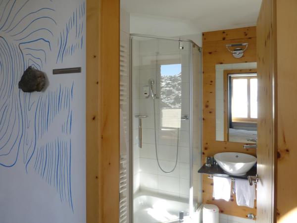 3100 Kulmhotel Gornergrat : photo 6 de la chambre chambre double - vue sur mont cervin