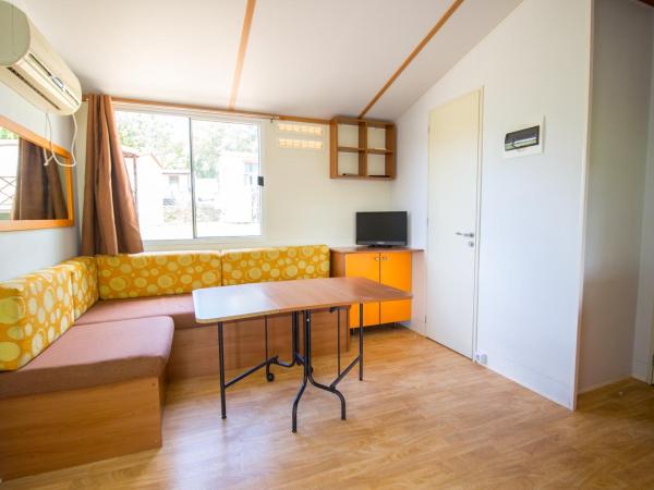 Easyatent Mobile home Bijela Uvala : photo 4 de la chambre mobile home