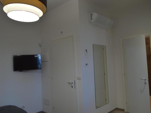 Camere Scandellara 24 : photo 3 de la chambre chambre triple avec salle de bains privative