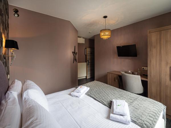 Dock 29 : photo 5 de la chambre chambre double avec salle de bains privative