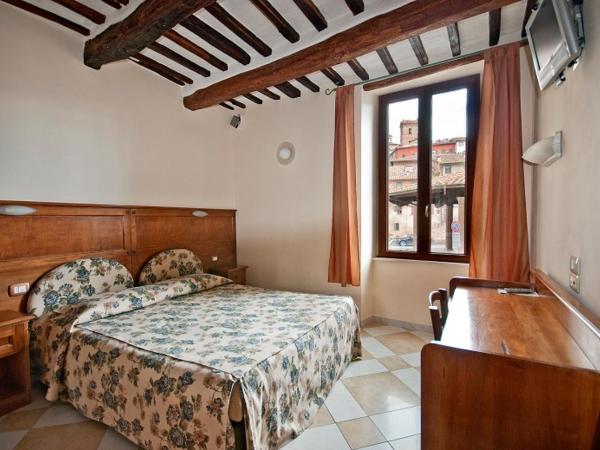 Al Mercato B&B : photo 4 de la chambre chambre double ou lits jumeaux avec salle de bains privative externe