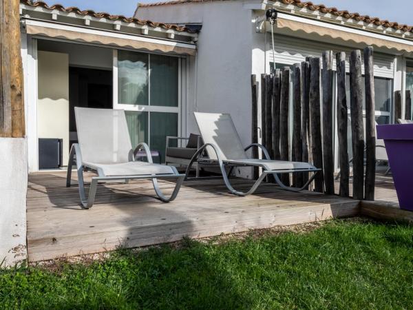 Le Mas de Cocagne : photo 3 de la chambre suite junior (2 adultes)