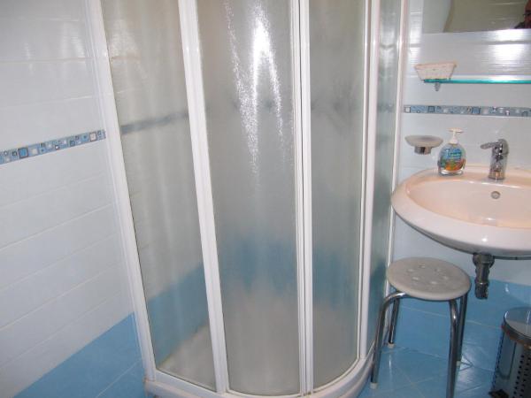 Piccolo Principe Salerno B&B : photo 7 de la chambre chambre triple avec salle de bains commune