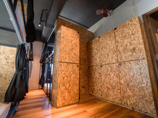 Homy Seafront Hostel : photo 6 de la chambre lit superposé dans dortoir mixte