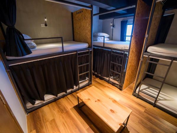 Homy Seafront Hostel : photo 3 de la chambre lit superposé dans dortoir pour femmes 