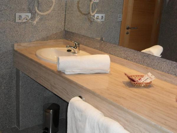 Hotel Palacio de Asturias : photo 1 de la chambre chambre lits jumeaux