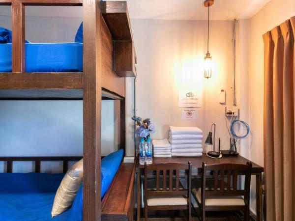 Phobphan Hostel : photo 2 de la chambre chambre familiale avec salle de bains privative