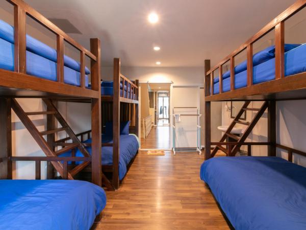 Phobphan Hostel : photo 3 de la chambre chambre familiale avec salle de bains privative