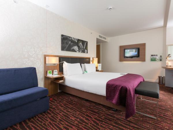 Holiday Inn Manchester-Mediacityuk, an IHG Hotel : photo 3 de la chambre chambre double - accessible aux personnes à mobilité réduite 