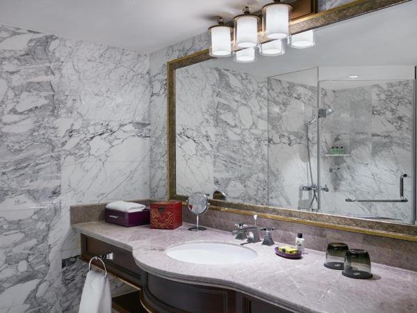 InterContinental Shanghai Ruijin, an IHG Hotel - Downtown Historic Iconic Garden Hotel : photo 3 de la chambre 1 king classic garden residence