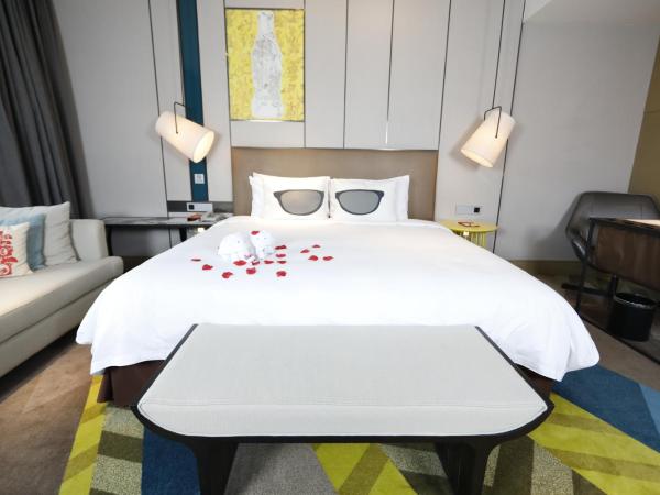 MiniMax Premier Hotel Shanghai Hongqiao : photo 1 de la chambre chambre lit king-size supérieure