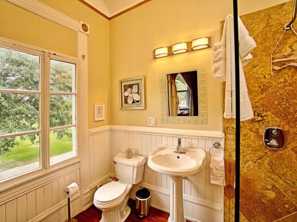 Huge Victorian Beauty Overlooking Forsyth Park : photo 7 de la chambre maison 4 chambres