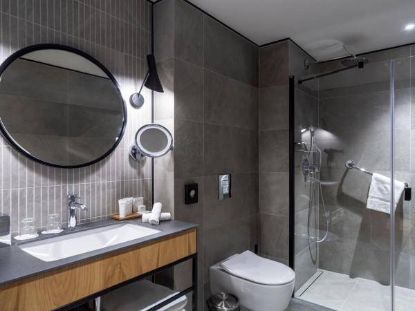 Radisson Hotel & Suites, Gdansk, Wyspa Spichrzów : photo 8 de la chambre studio avec accès au spa