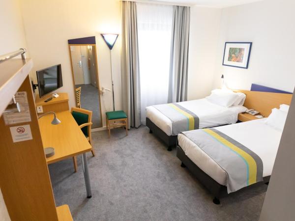 Holiday Inn Express Arras, an IHG Hotel : photo 6 de la chambre chambre lits jumeaux