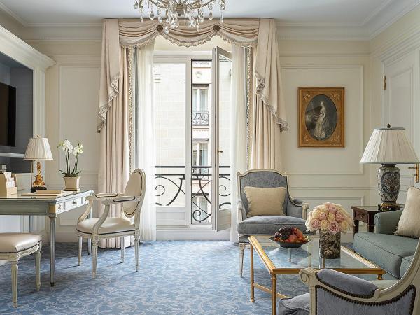 Four Seasons Hotel George V Paris : photo 2 de la chambre suite lit king-size quatre saisons