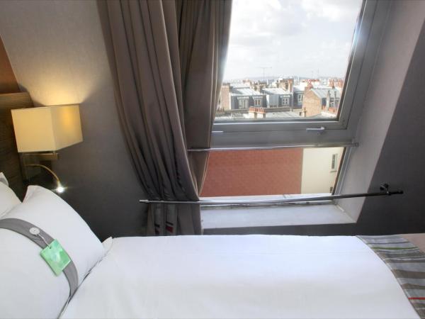 Holiday Inn Paris Montmartre, an IHG Hotel : photo 8 de la chambre chambre lit king-size premium