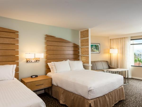 Holiday Inn Express and Suites La Jolla - Windansea Beach, and IHG Hotel : photo 2 de la chambre studio avec 2 lits queen-size