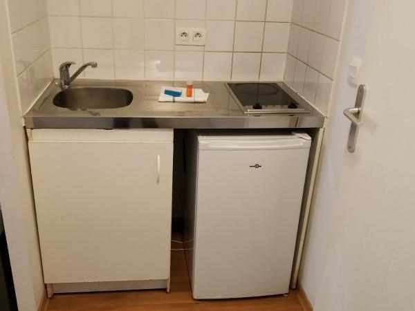 City Résidence Marseille : photo 3 de la chambre studio lits jumeaux standard