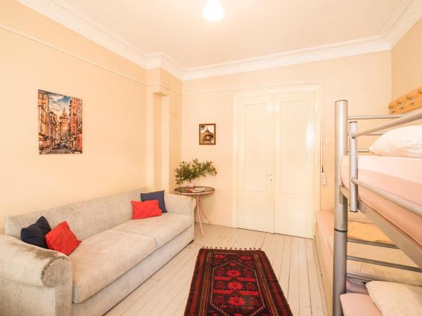 Levanten Hostel : photo 4 de la chambre chambre familiale avec salle de bains commune